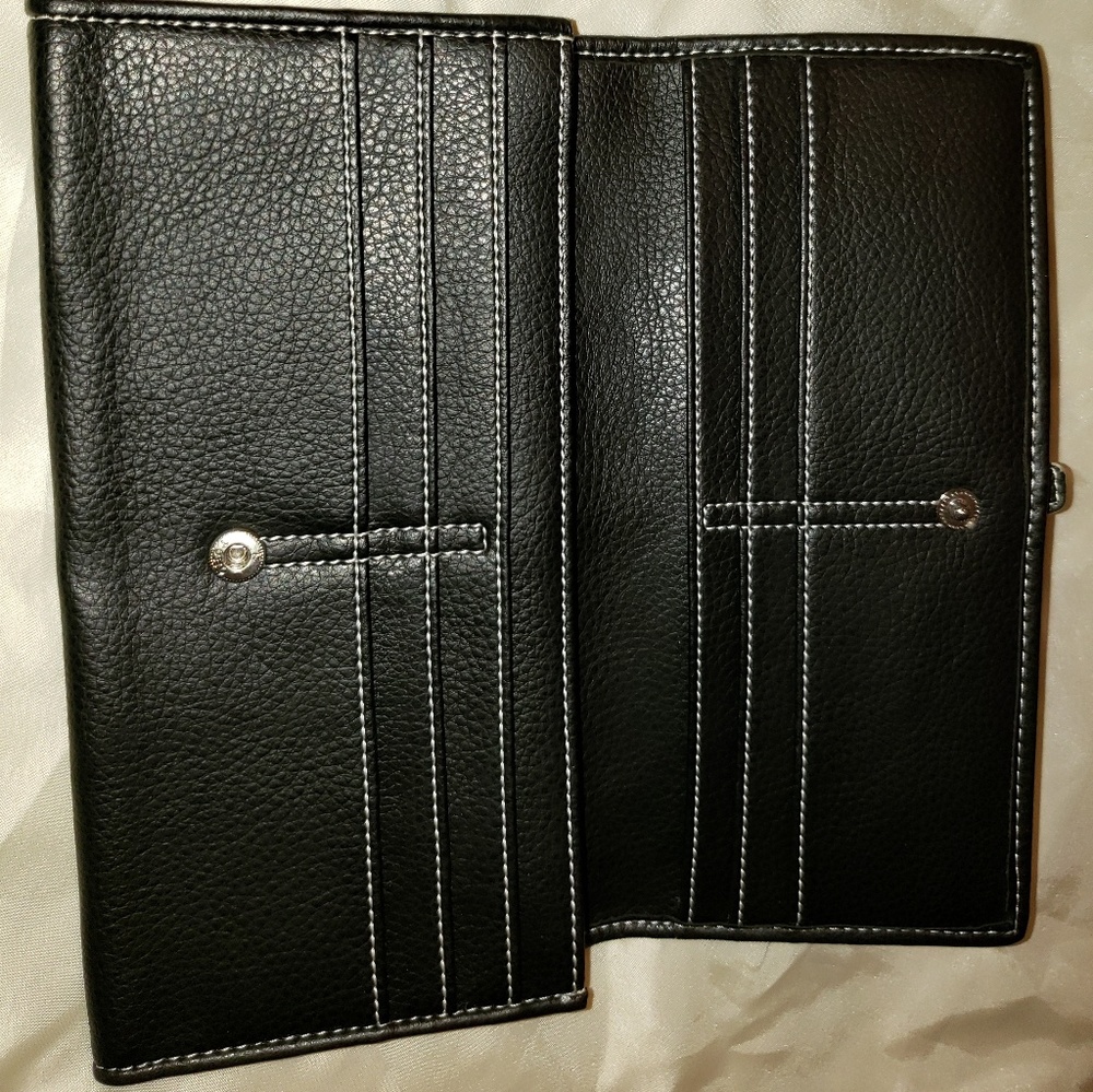 NY&Co Wallet - Picture 2 of 2